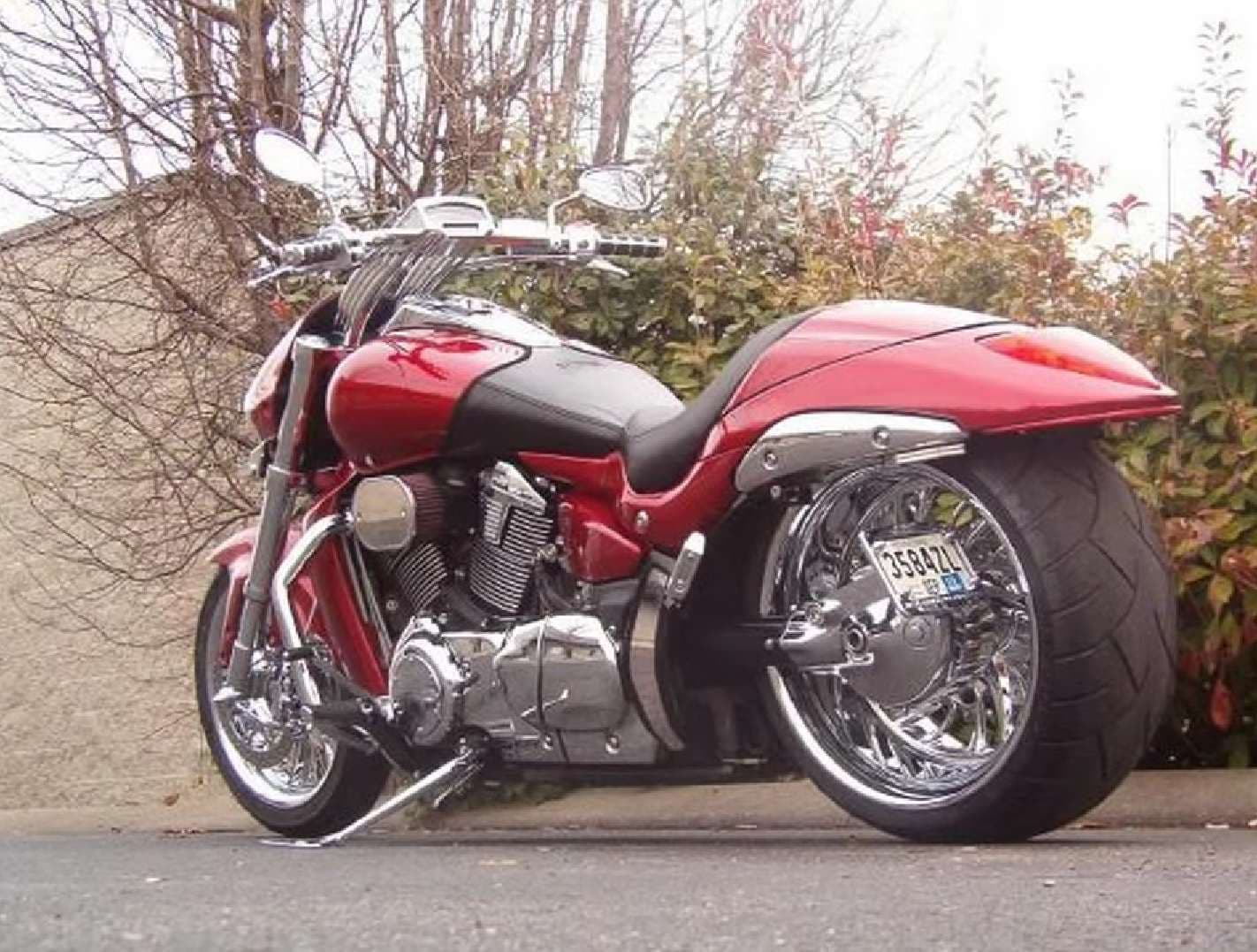 Suzuki M109R